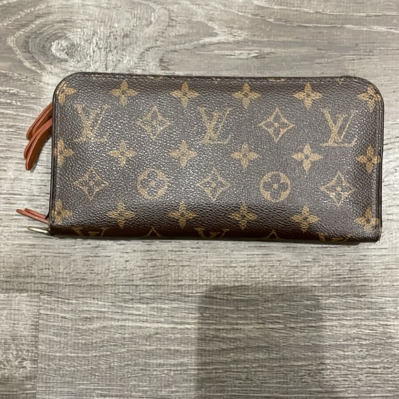 Louis Vuitton Insolite Monogram Wallet (with initial hot stamp inside) - Picture 2 of 13